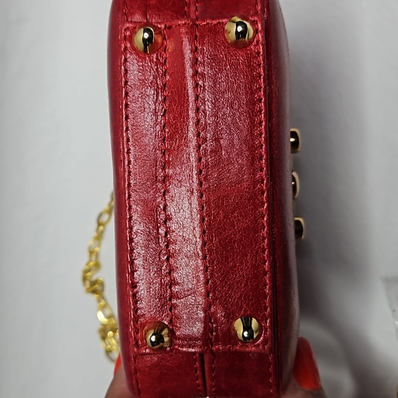 Cinti Red Leather Square Long Gold Chain Crossbody Bag With Lock and Key - Picture 6 of 16